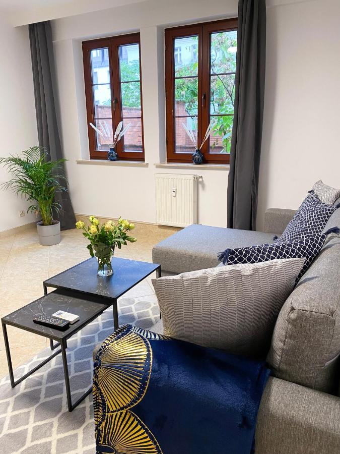 Cool'S Apartment